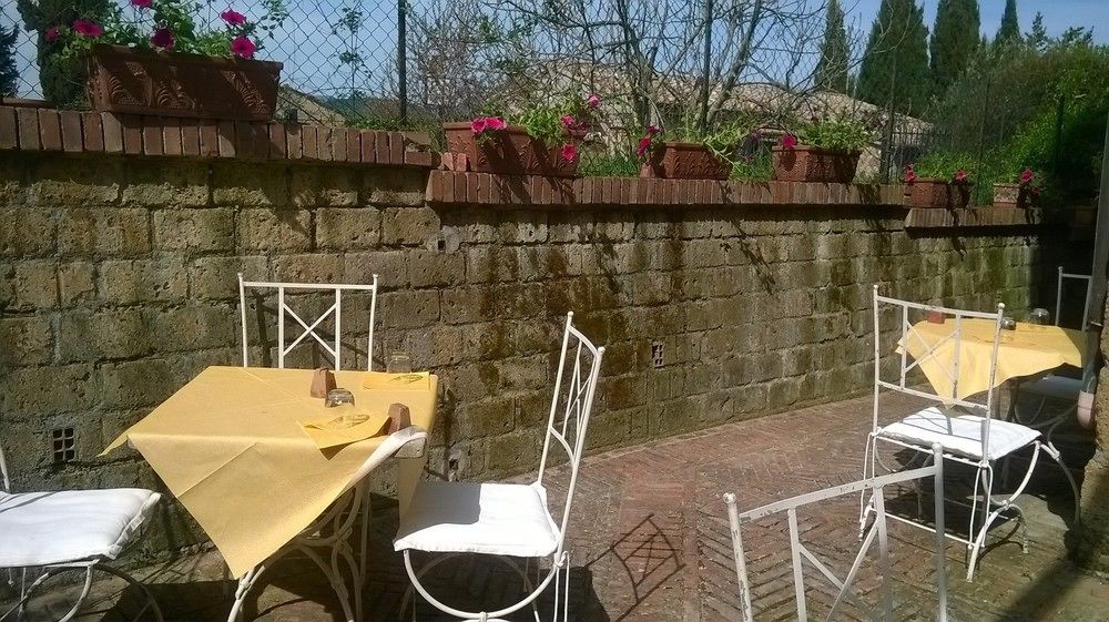 Locanda Della Taverna Etrusca Sovana Exterior foto